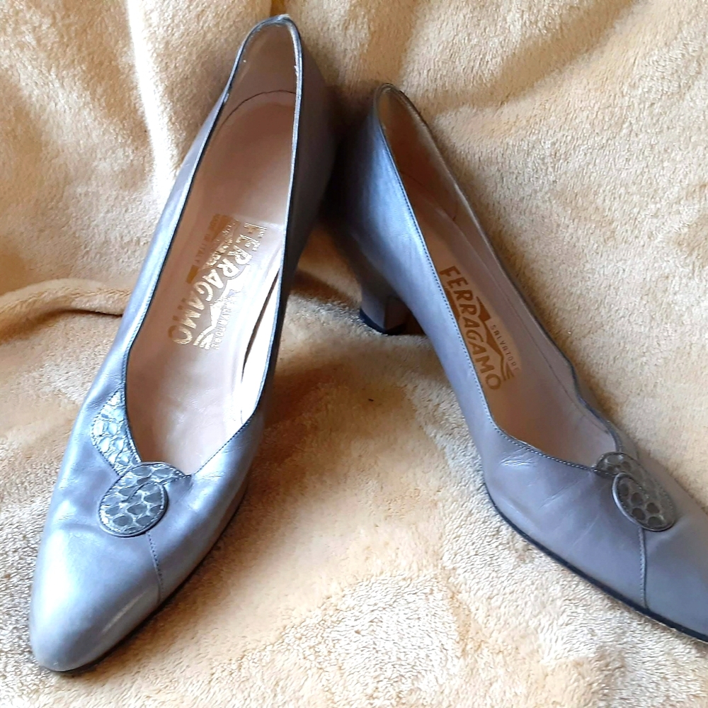 Vintage grey block heels slip on italian leather